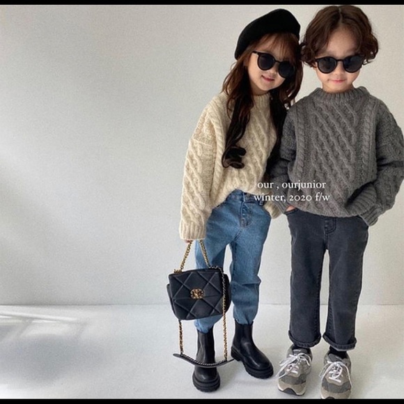 Oversized Pure Wool Knit Pullover - Picture 2 of 3